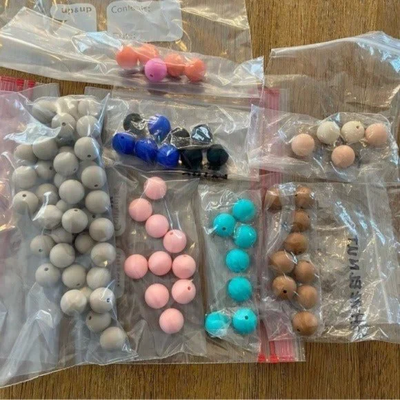 Silicone & Wood Beads Lot !!850 Beads!! - Picture 8 of 8